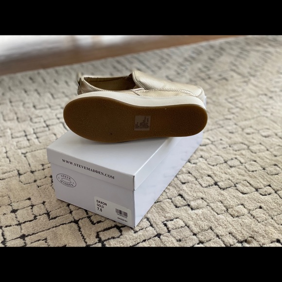 Steve Madden Daxon Gold Shoes - Picture 7 of 8